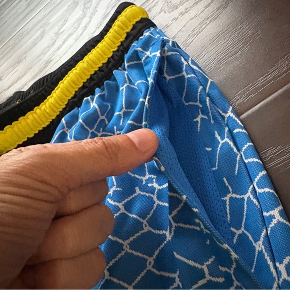 Nike Chainlink Blue & Yellow DNA Basketball Shorts - Picture 7 of 13